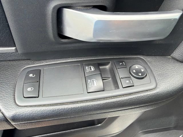 Used 2019 RAM 3500 Tradesman w/ Chrome Appearance Group RWD image 16