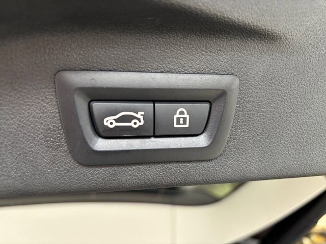 Used 2023 BMW X7 xDrive40i w/ Parking Assistance Package image 21