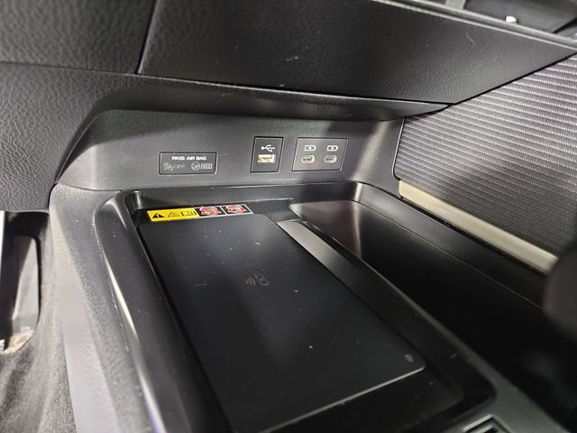 Used 2025 Toyota Camry SE image 25