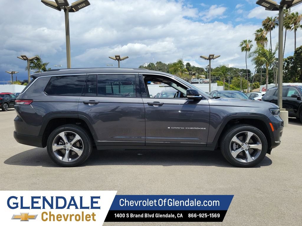 Used 2023 Jeep Grand Cherokee L Limited AWD/4WD image 11