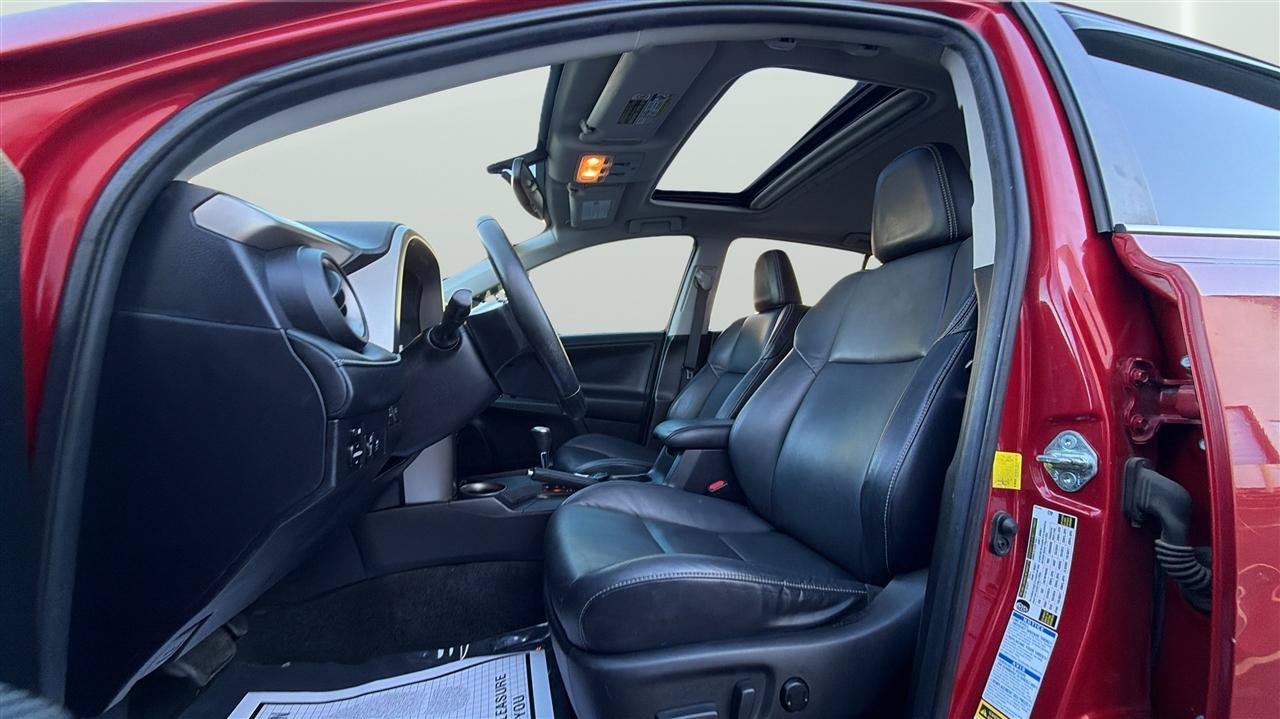 Used 2015 Toyota RAV4 Limited AWD/4WD image 31