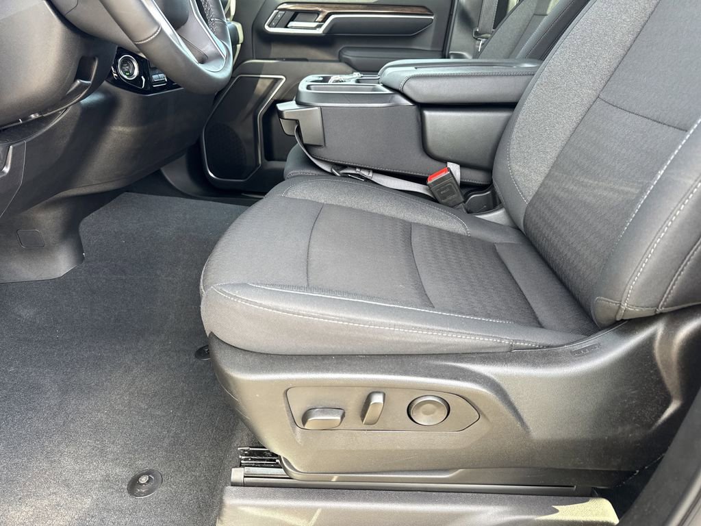 Used 2025 Chevrolet Silverado 2500 LT image 14