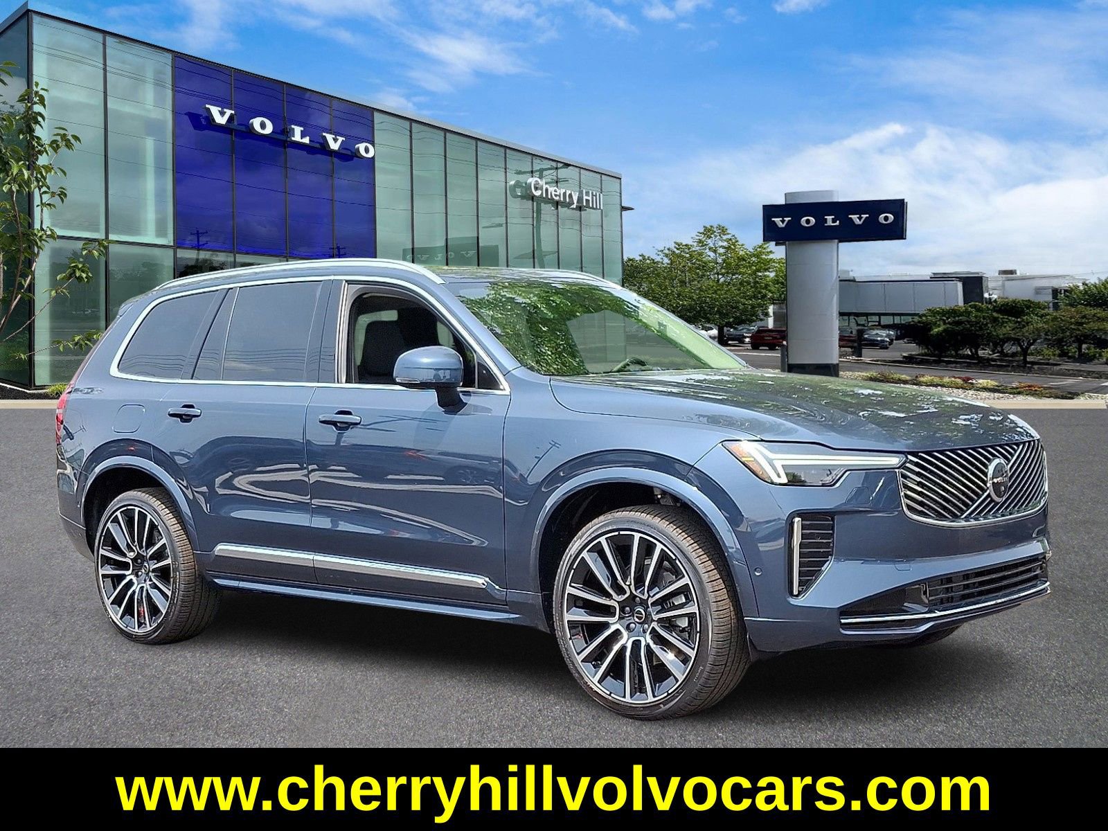 New 2025 Volvo XC90 B6 Plus w/ Protection Package Premier image 1
