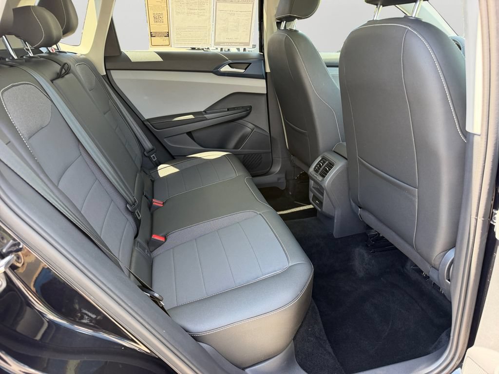 Used 2024 Volkswagen Taos SE AWD/4WD image 9