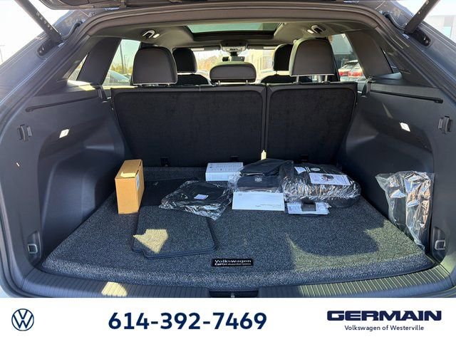 New 2026 Volkswagen Atlas Cross Sport SEL Premium R-Line image 16