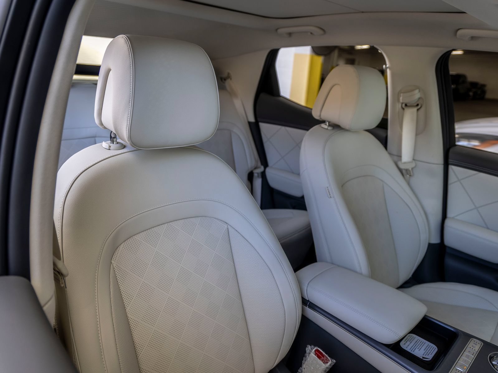 New 2027 Genesis GV60 Prestige AWD/4WD image 32