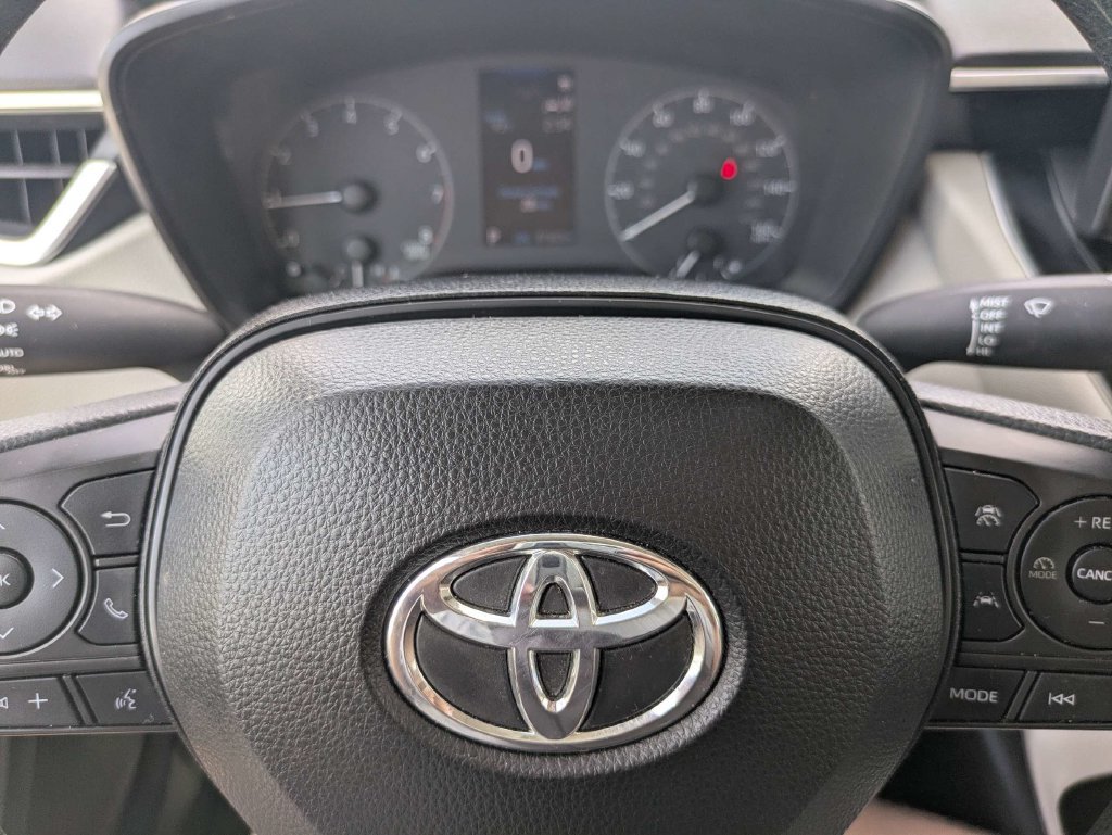 Used 2023 Toyota Corolla LE FWD image 29