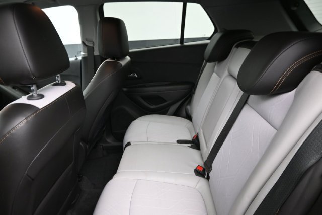 Used 2020 Chevrolet Trax LT w/ Sun & Sound Package AWD/4WD image 18