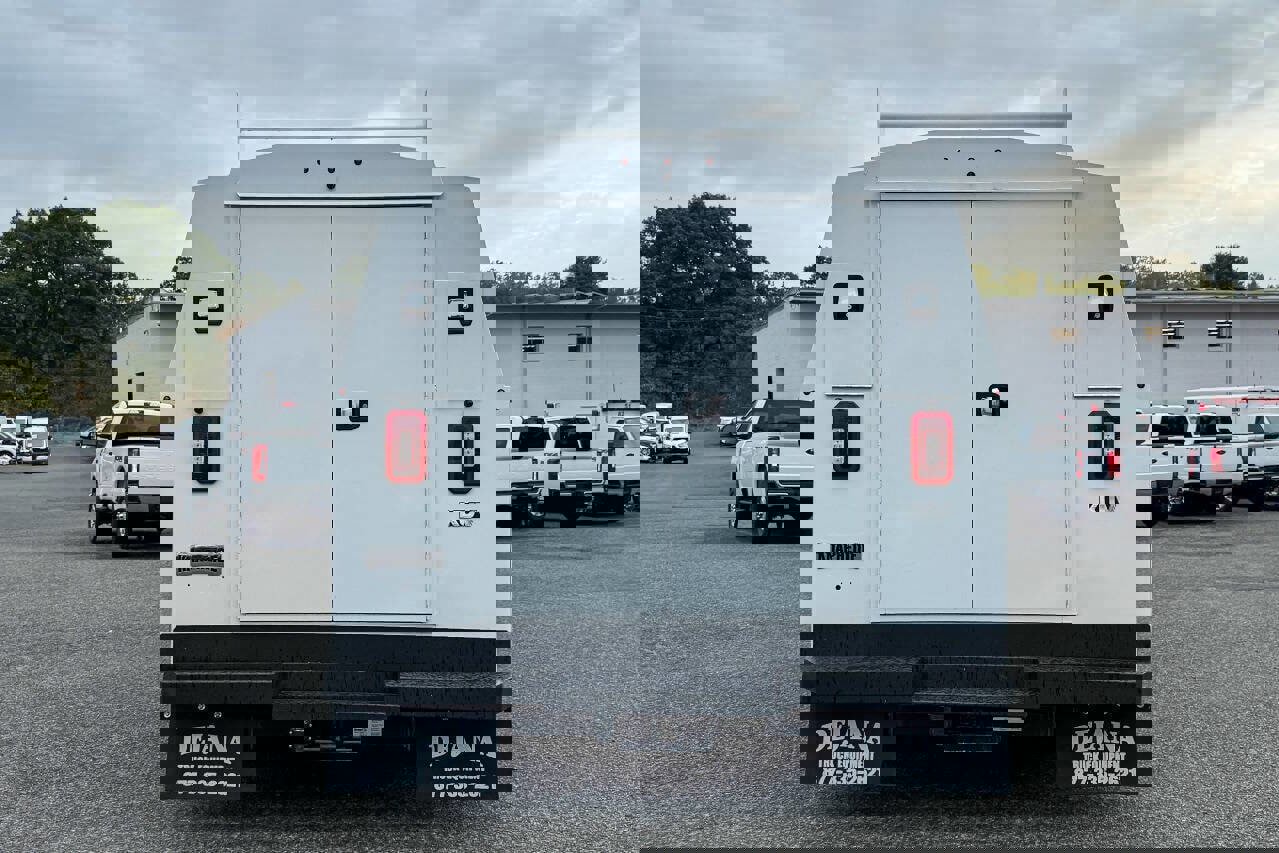 Used 2024 Ford E-450 and Econoline 450 Super Duty w/ Power Windows & Locks Group RWD image 4