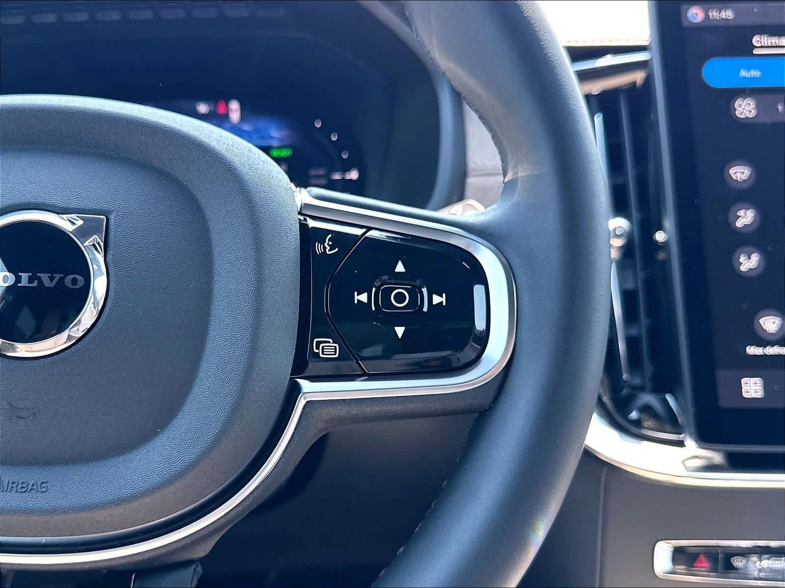 New 2026 Volvo XC90 T8 Ultra w/ Protection Package AWD/4WD image 18