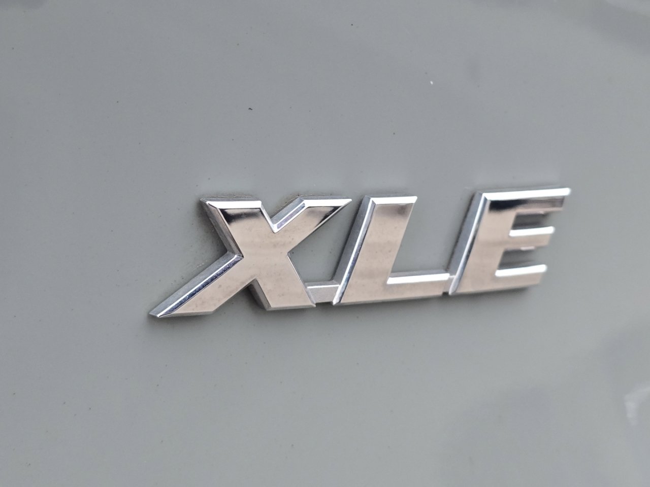 Used 2020 Toyota RAV4 XLE image 10