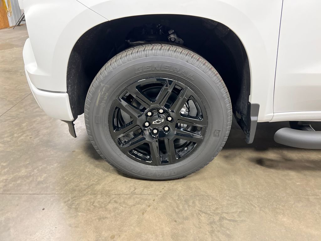 New 2026 Chevrolet Silverado 1500 RST w/ Rally Edition AWD/4WD image 14