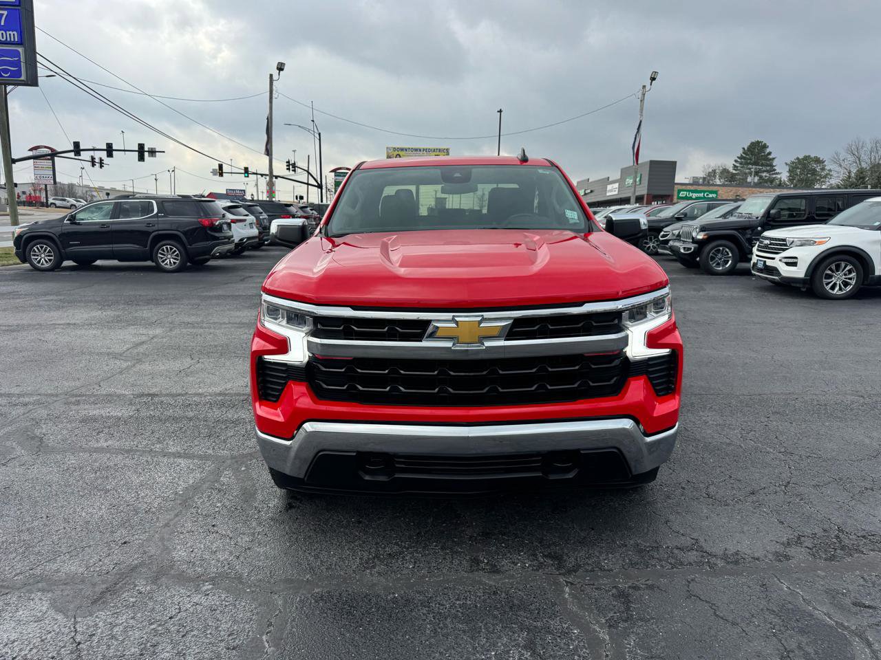 Used 2025 Chevrolet Silverado 1500 LT AWD/4WD image 3