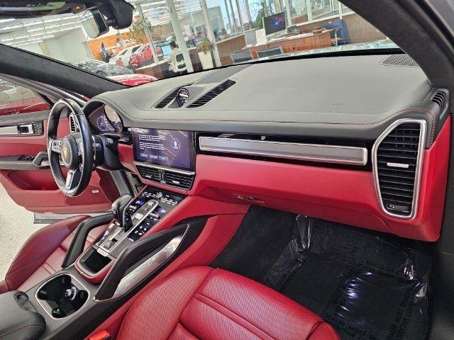 Used 2022 Porsche Cayenne Turbo S AWD/4WD image 8