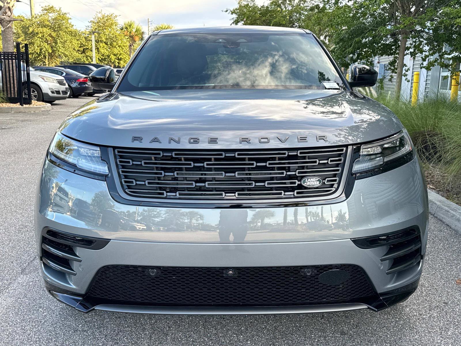 New 2026 Land Rover Range Rover Velar Dynamic SE image 8