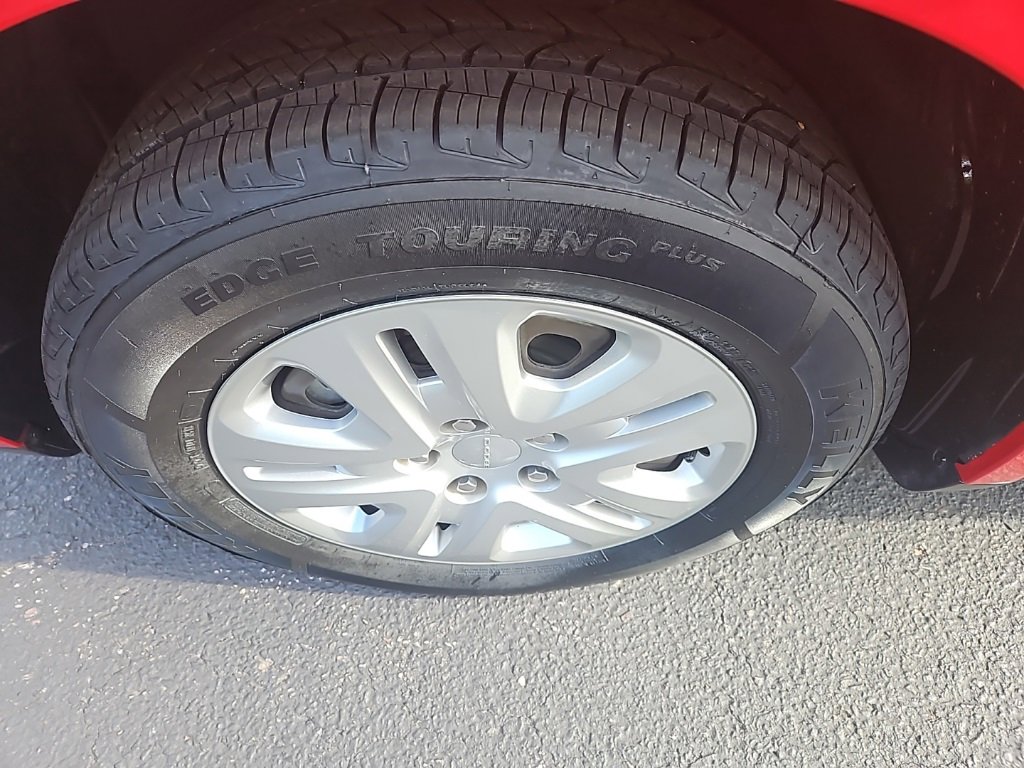 Used 2019 Dodge Journey SE image 13