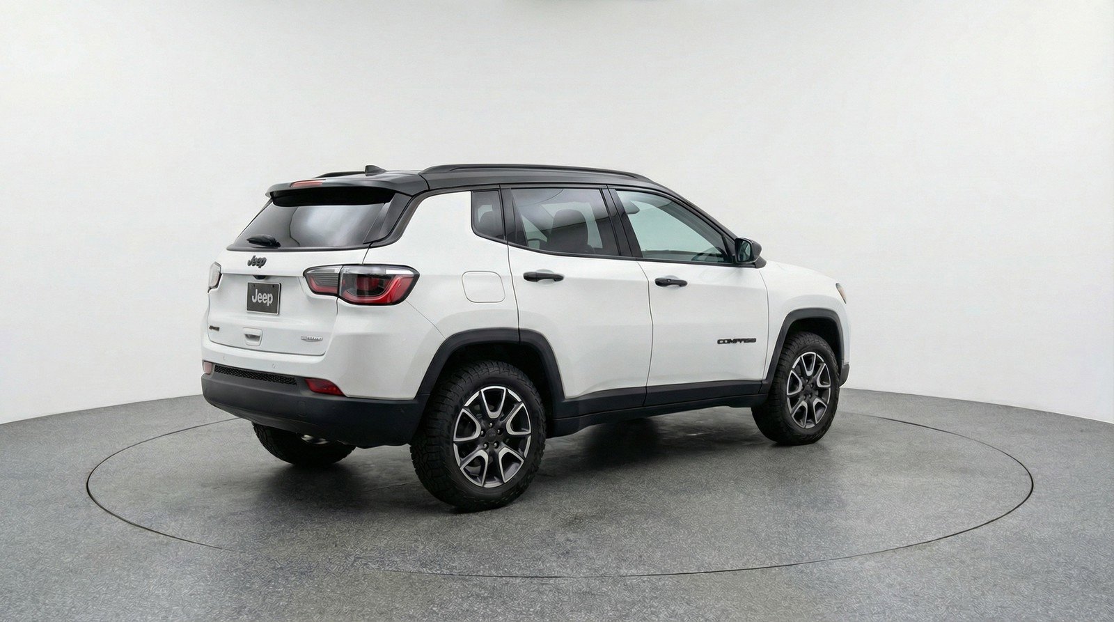 Used 2025 Jeep Compass Trailhawk AWD/4WD image 9