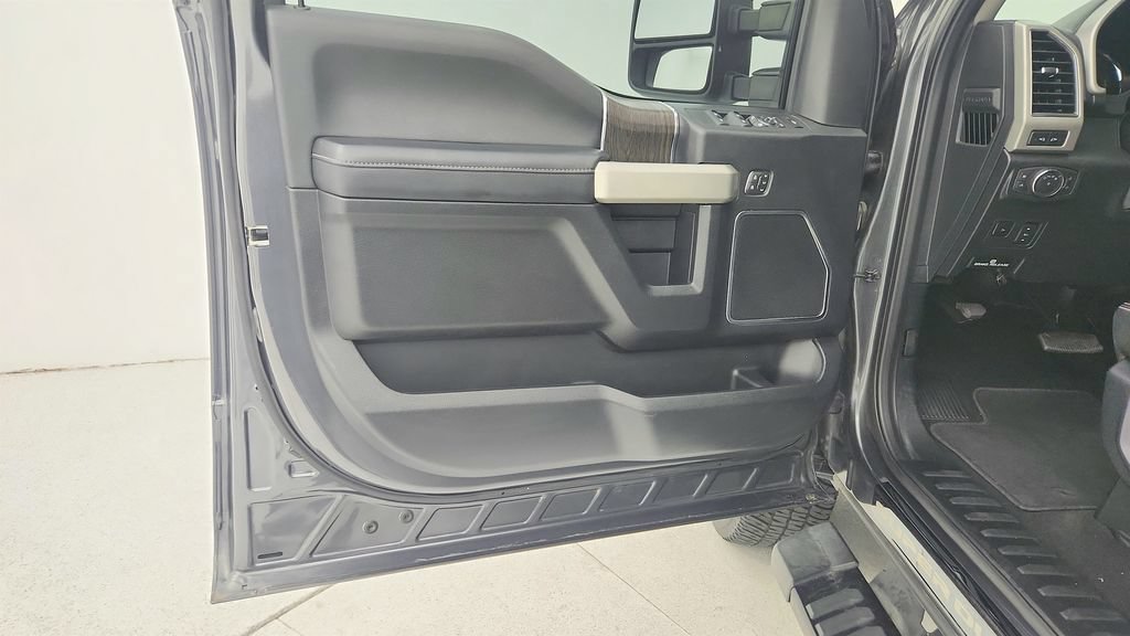 Used 2020 Ford F250 Lariat AWD/4WD image 24