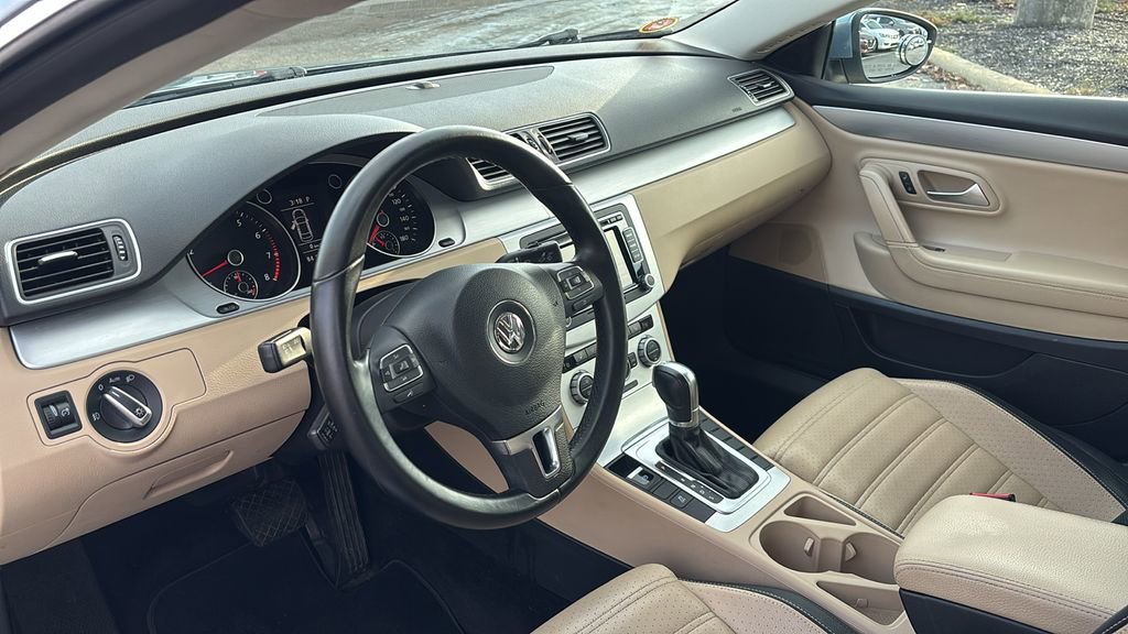 Used 2013 Volkswagen CC Sport image 22
