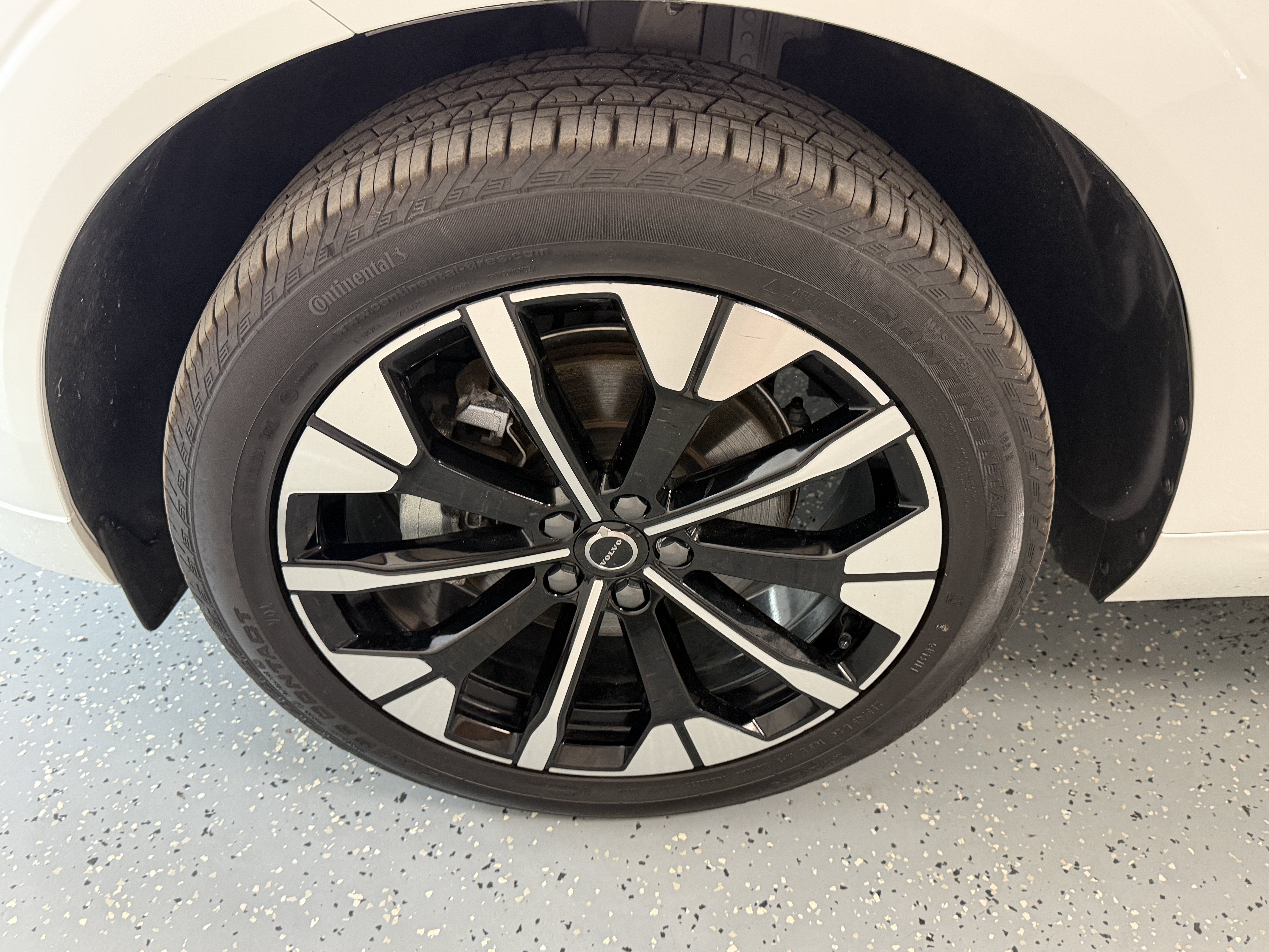 Used 2026 Volvo XC60 B5 Plus AWD/4WD image 27