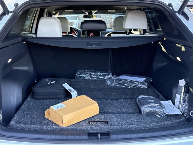 Used 2024 Volkswagen Atlas Cross Sport SEL Premium R-Line image 11