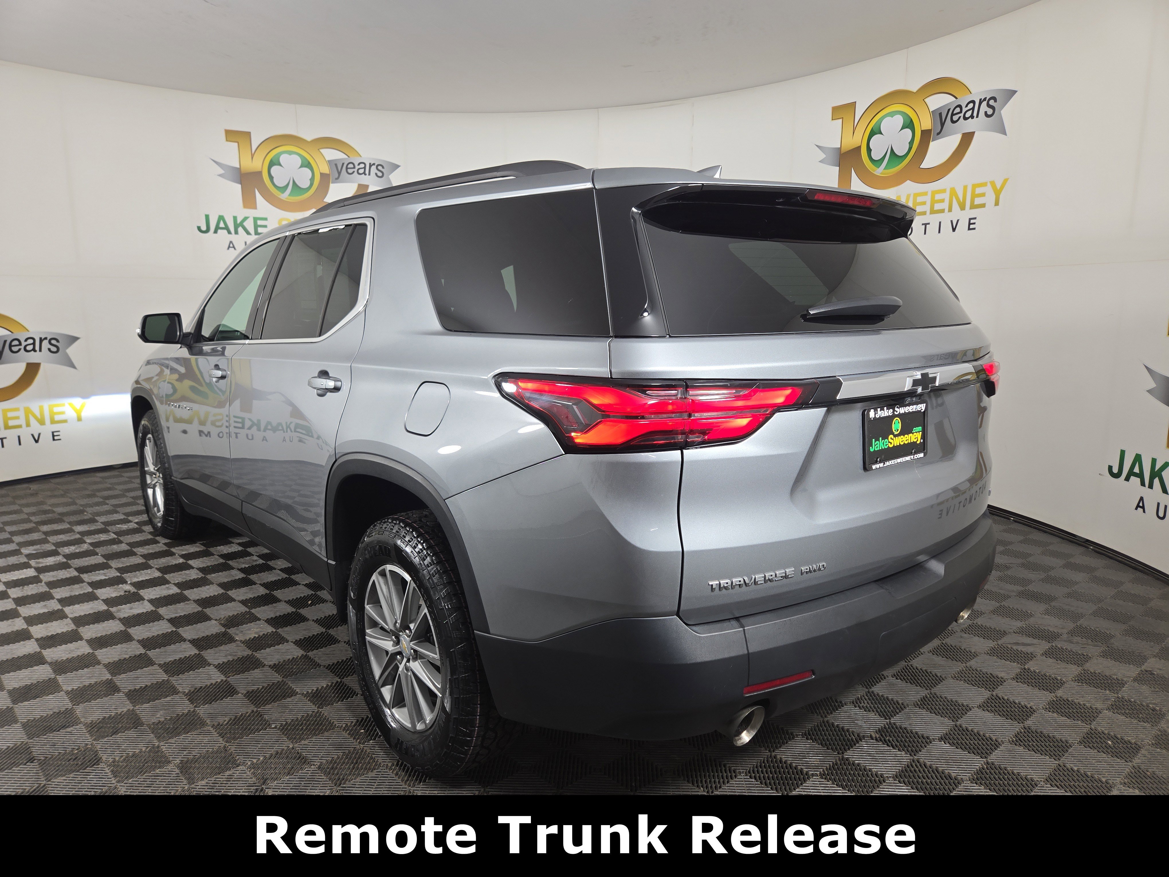 Certified 2023 Chevrolet Traverse LT w/ Rear Camera Mirror Package image 6
