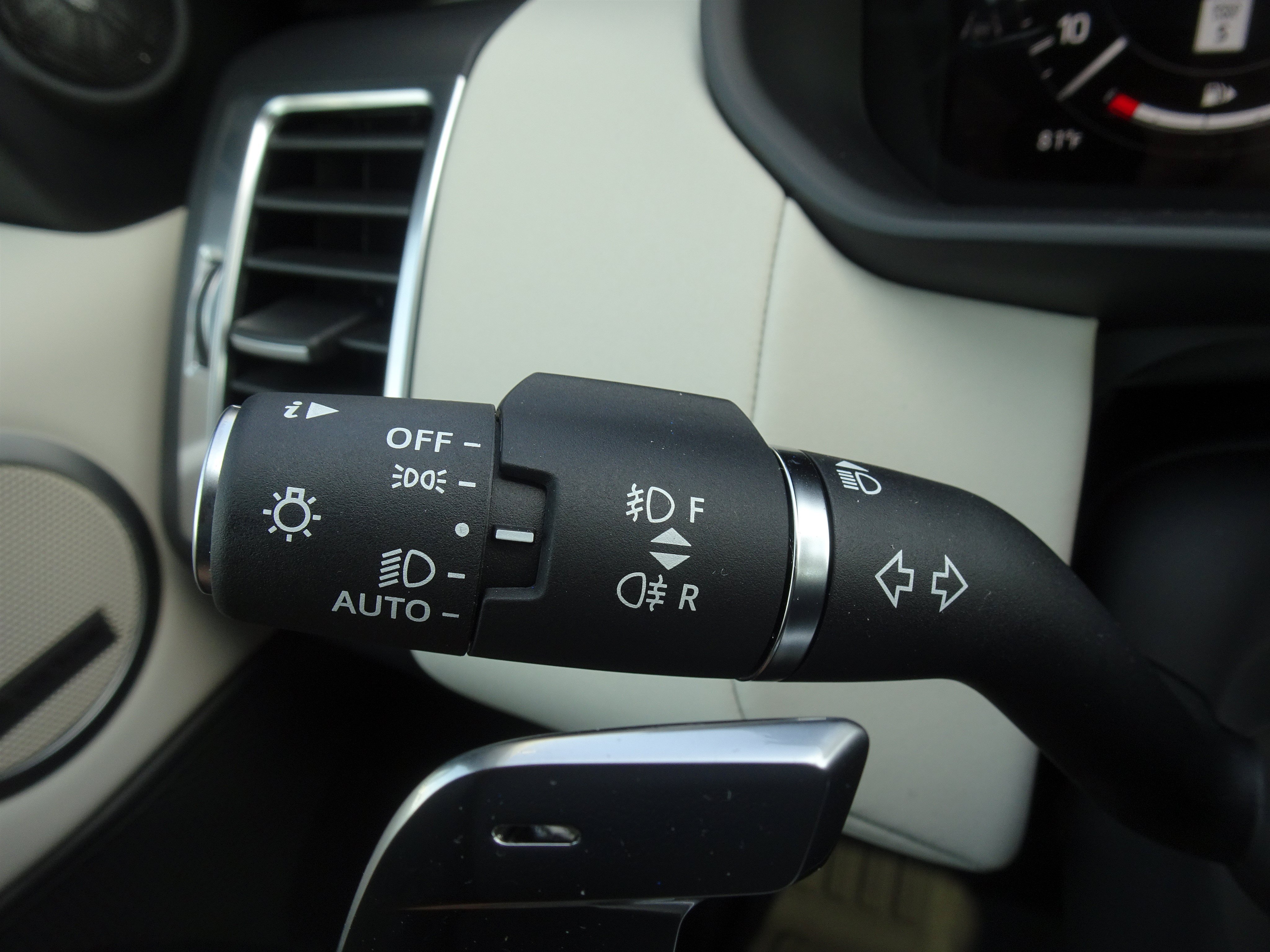 New 2026 Land Rover Discovery S AWD/4WD image 26