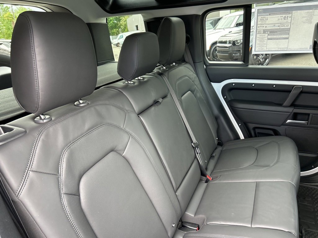 New 2025 Land Rover Defender 110 S image 18