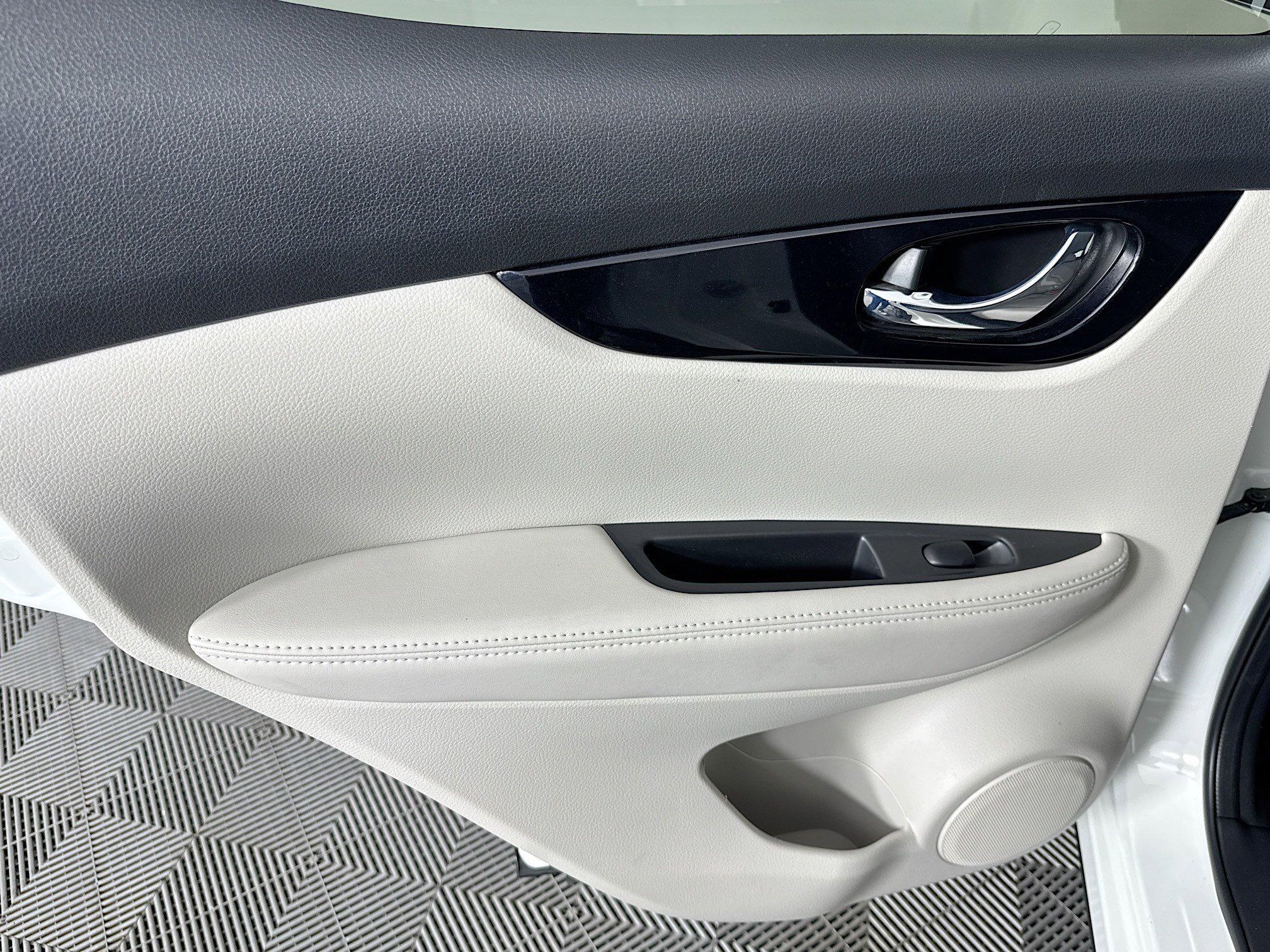 Used 2019 Nissan Rogue Sport SL w/ Premium Package image 45