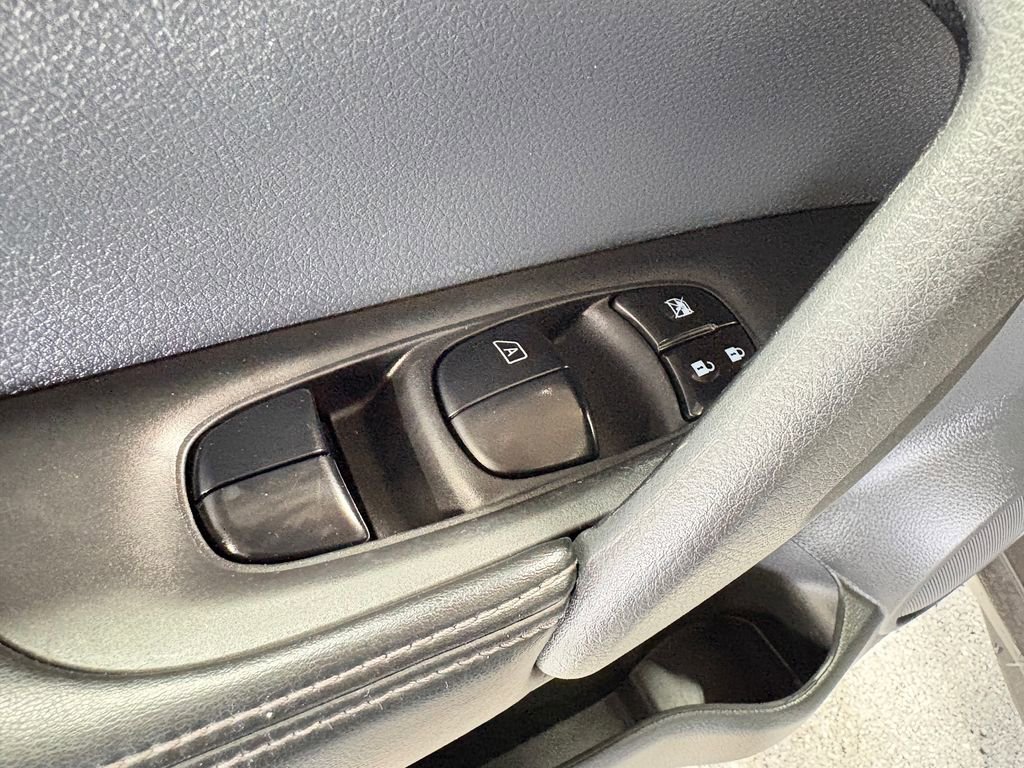 Used 2019 Nissan Rogue S image 14