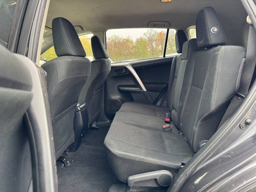Used 2018 Toyota RAV4 LE w/ All Weather Liner Package AWD/4WD image 16