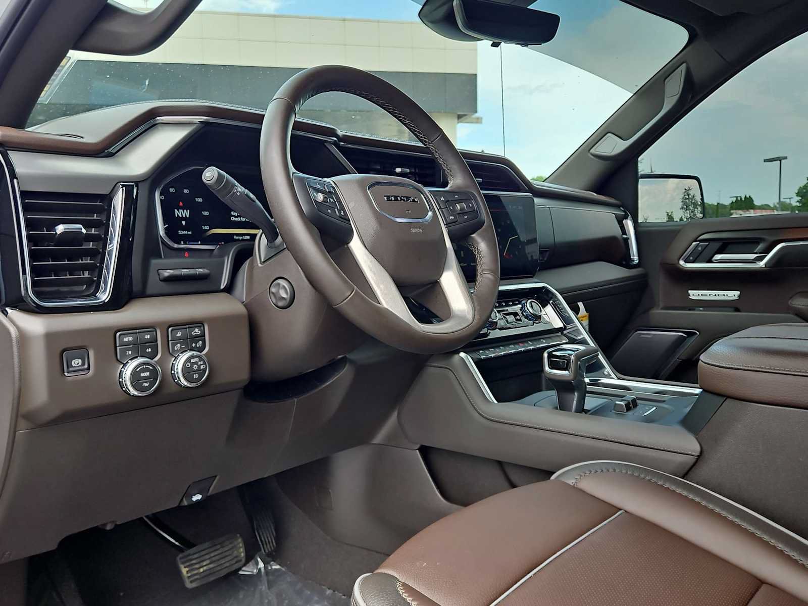 Certified 2026 GMC Sierra 1500 Denali w/ Denali Reserve Package AWD/4WD image 8