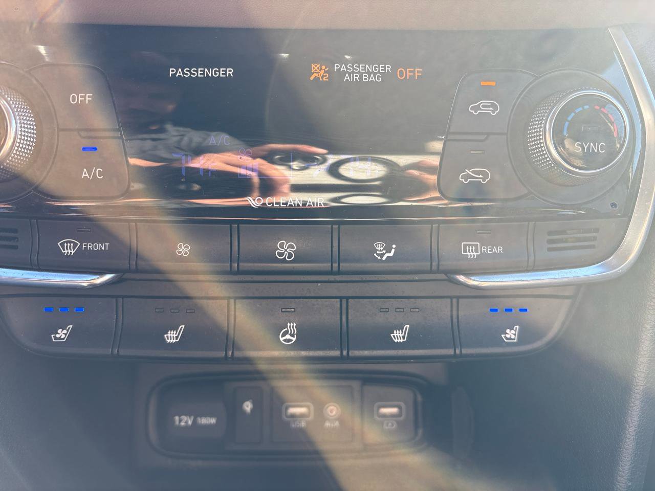 Used 2020 Hyundai Santa Fe Limited image 25