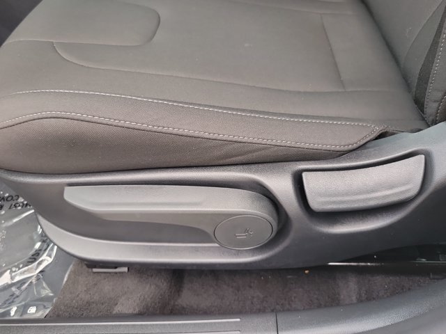 New 2026 Hyundai Elantra SEL Sport FWD image 13