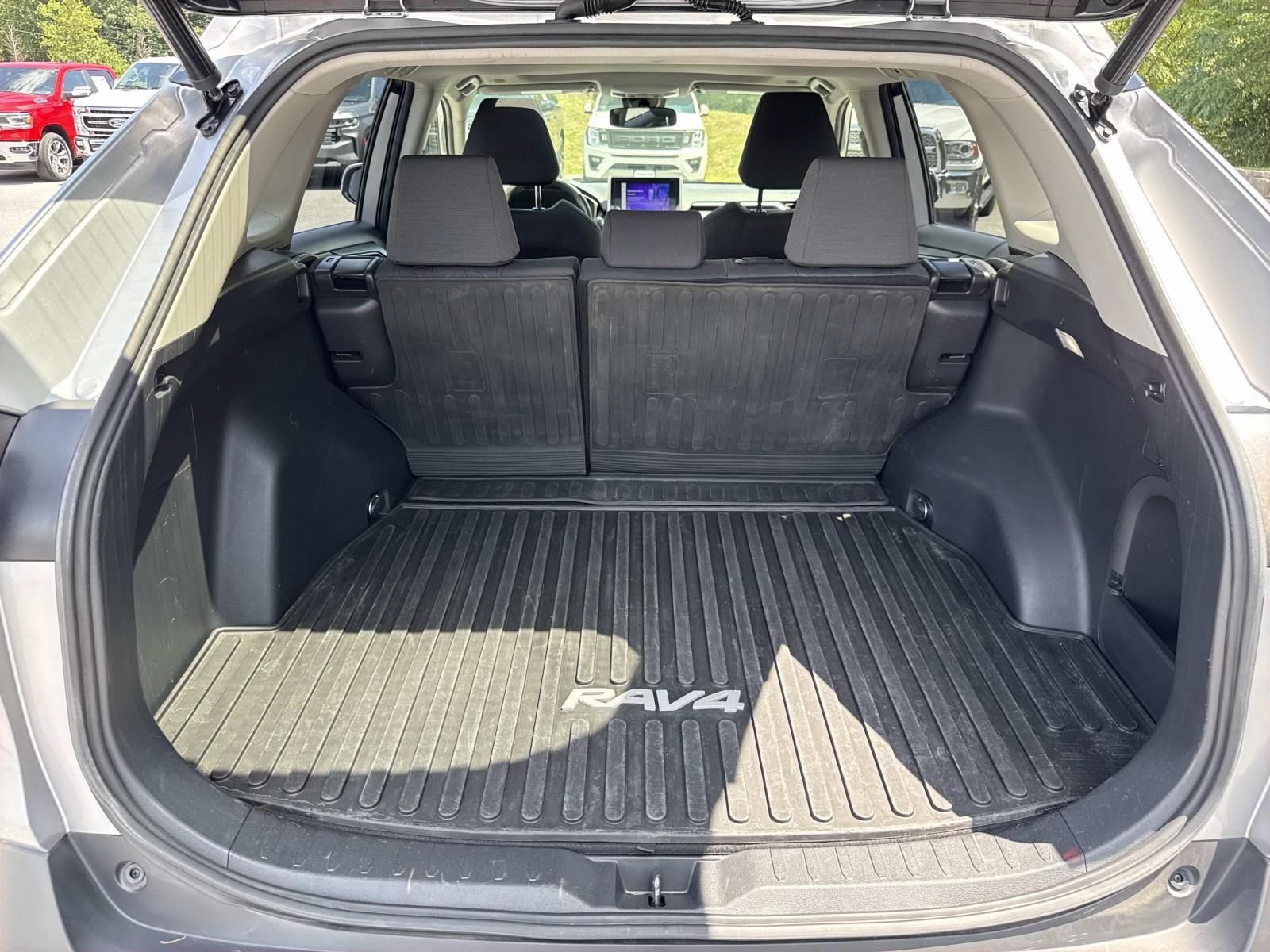 Used 2023 Toyota RAV4 XLE w/ Convenience Package AWD/4WD image 27