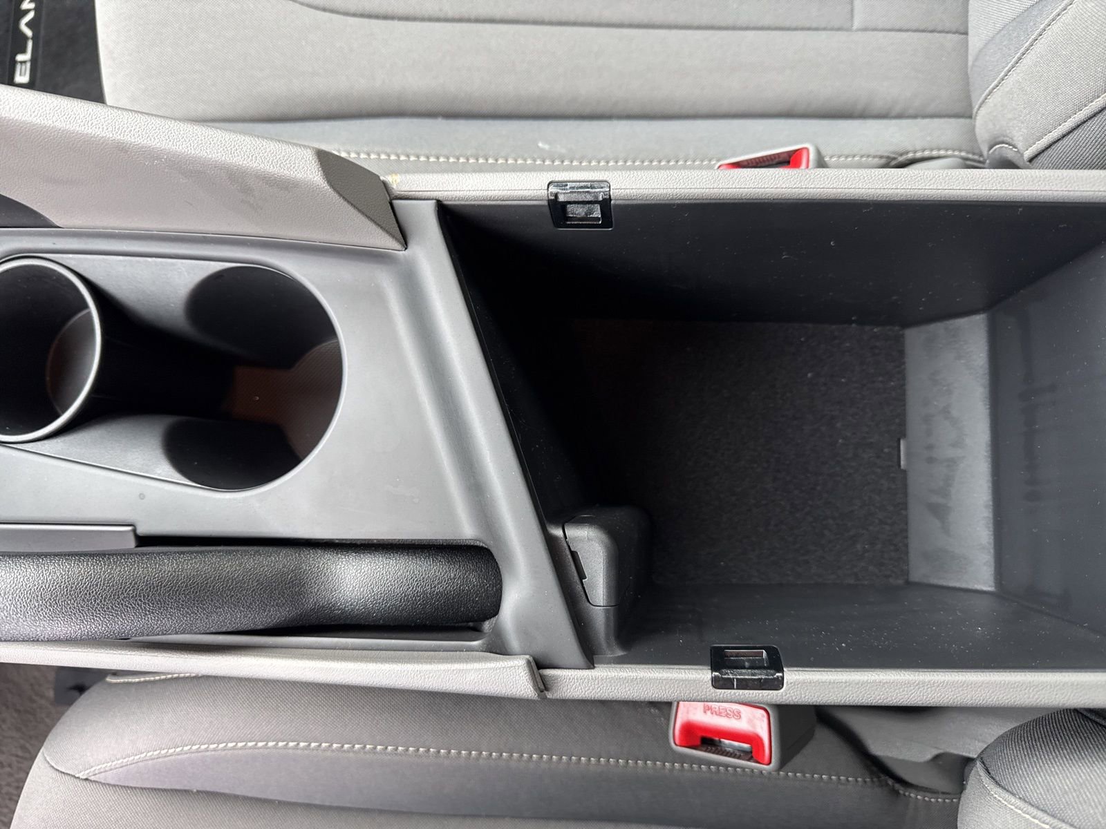 Certified 2025 Hyundai Elantra Sport image 25