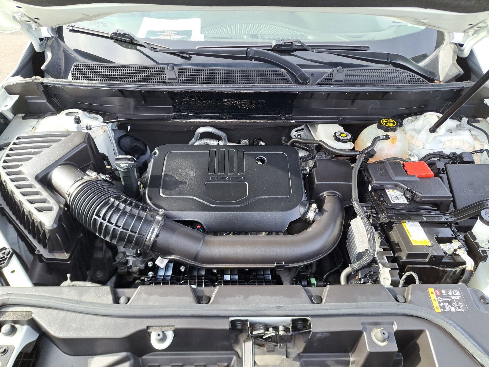 Used 2023 GMC Acadia SLT image 16