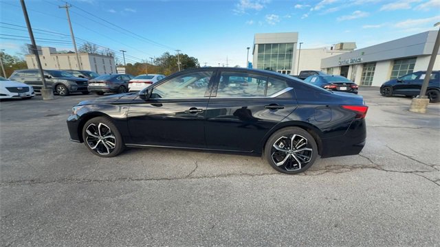 Used 2024 Nissan Altima 2.5 SR image 5