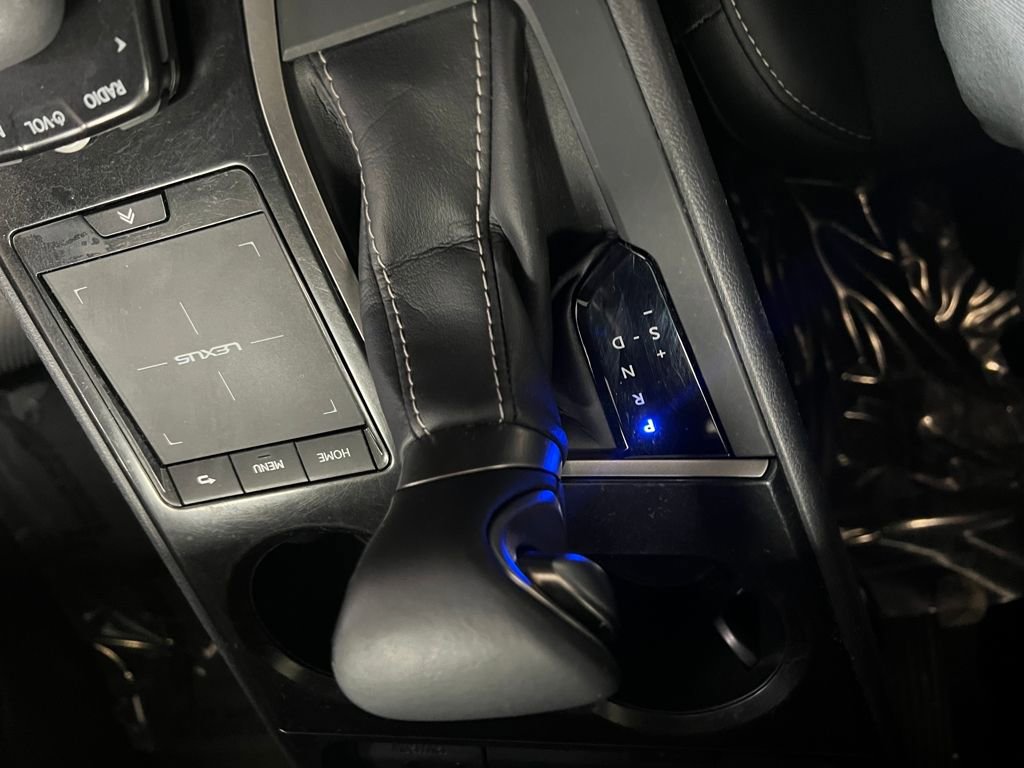 Used 2022 Lexus UX 250h w/ Premium Package image 27