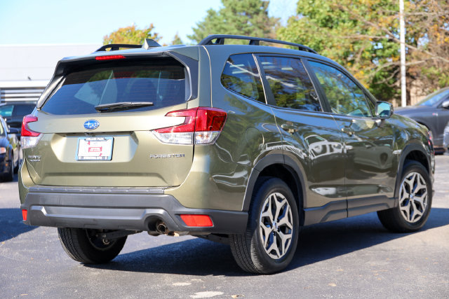 Certified 2023 Subaru Forester Premium AWD/4WD image 3