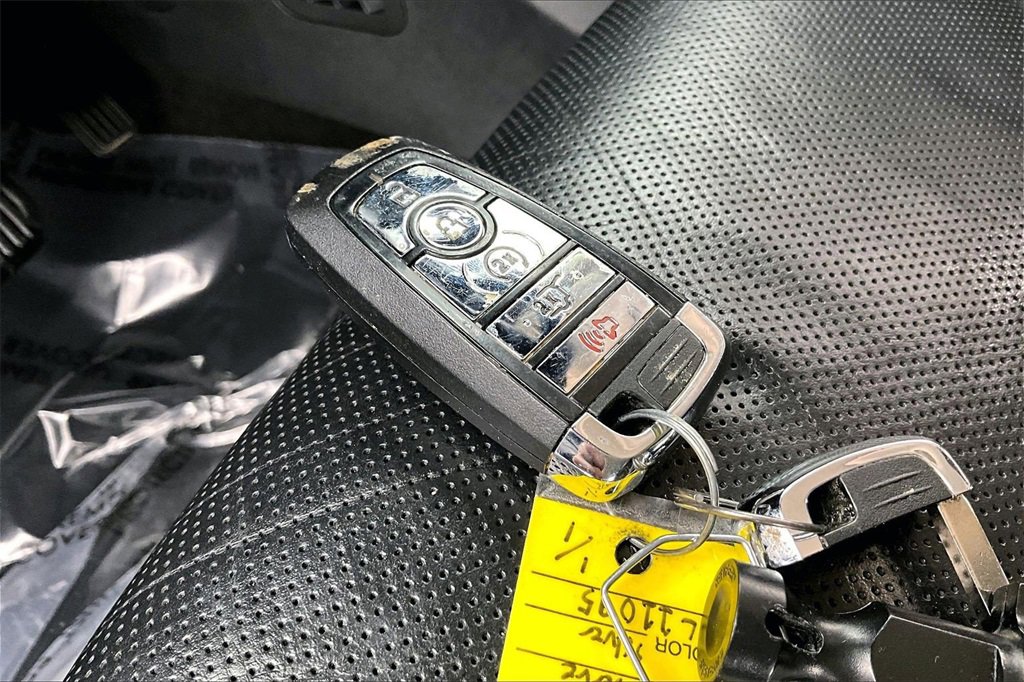 Used 2021 Lincoln Nautilus Reserve w/ Cargo Utility Package image 11