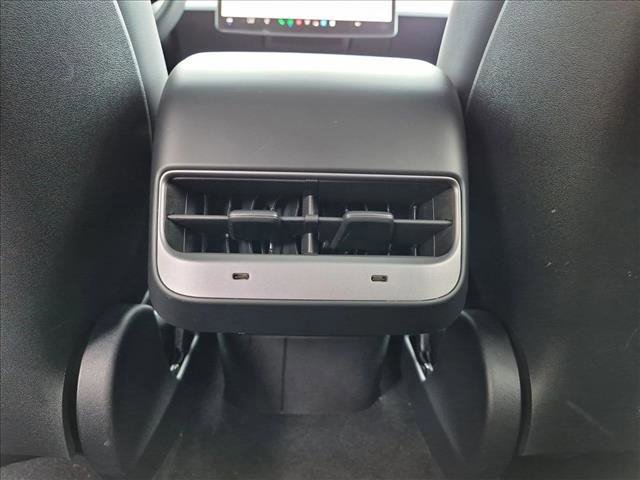Used 2024 Tesla Model Y Long Range AWD/4WD image 17