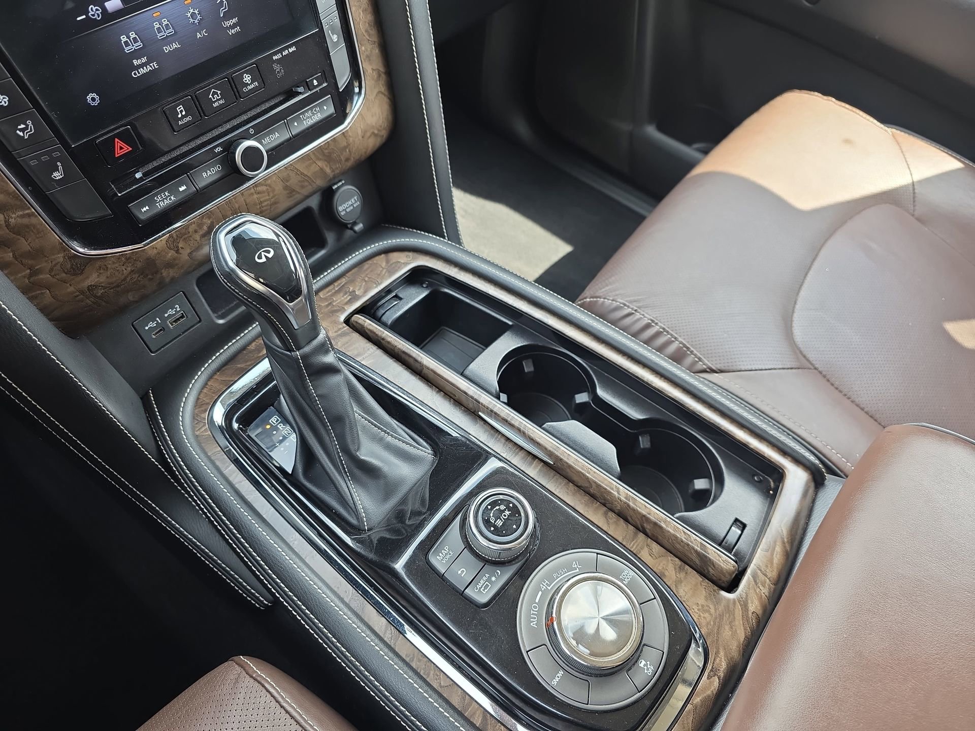 Used 2021 INFINITI QX80 Premium Select w/ All-Season Package image 25