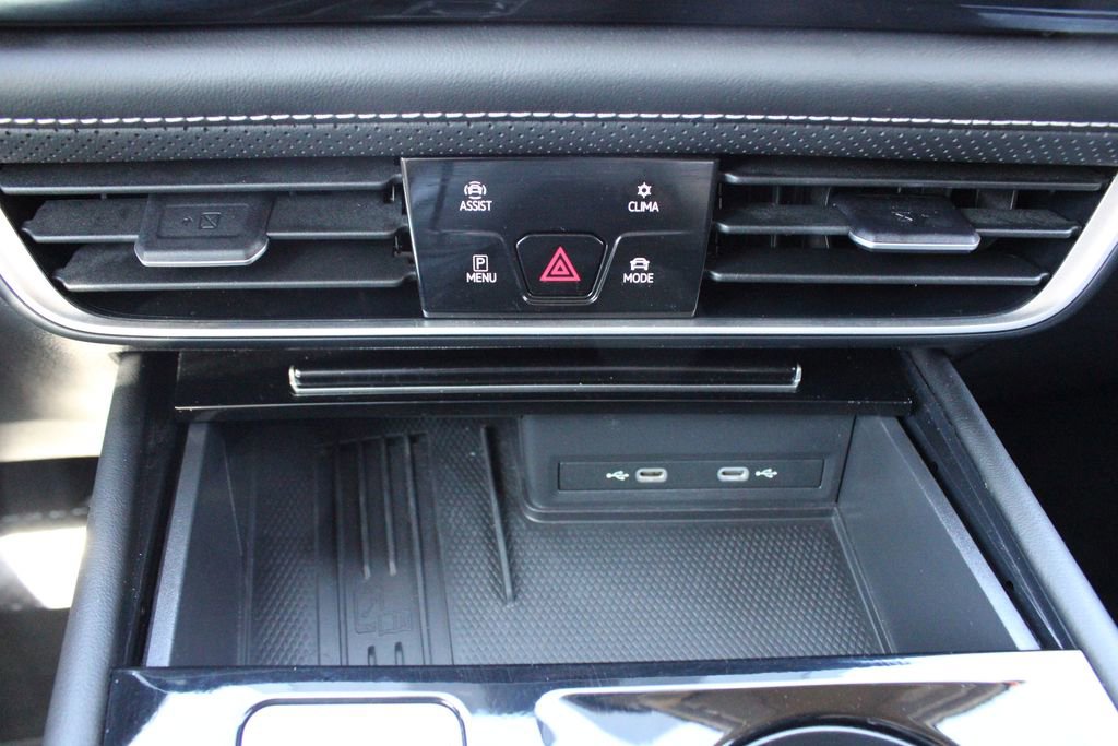 Used 2025 Volkswagen Atlas SE AWD/4WD image 34