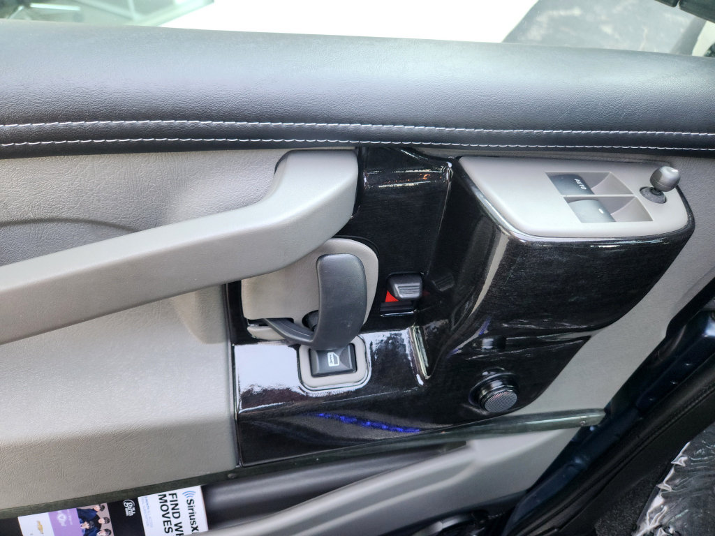 Used 2021 Chevrolet Express 2500 Extended w/ Enhanced Convenience Package RWD image 19