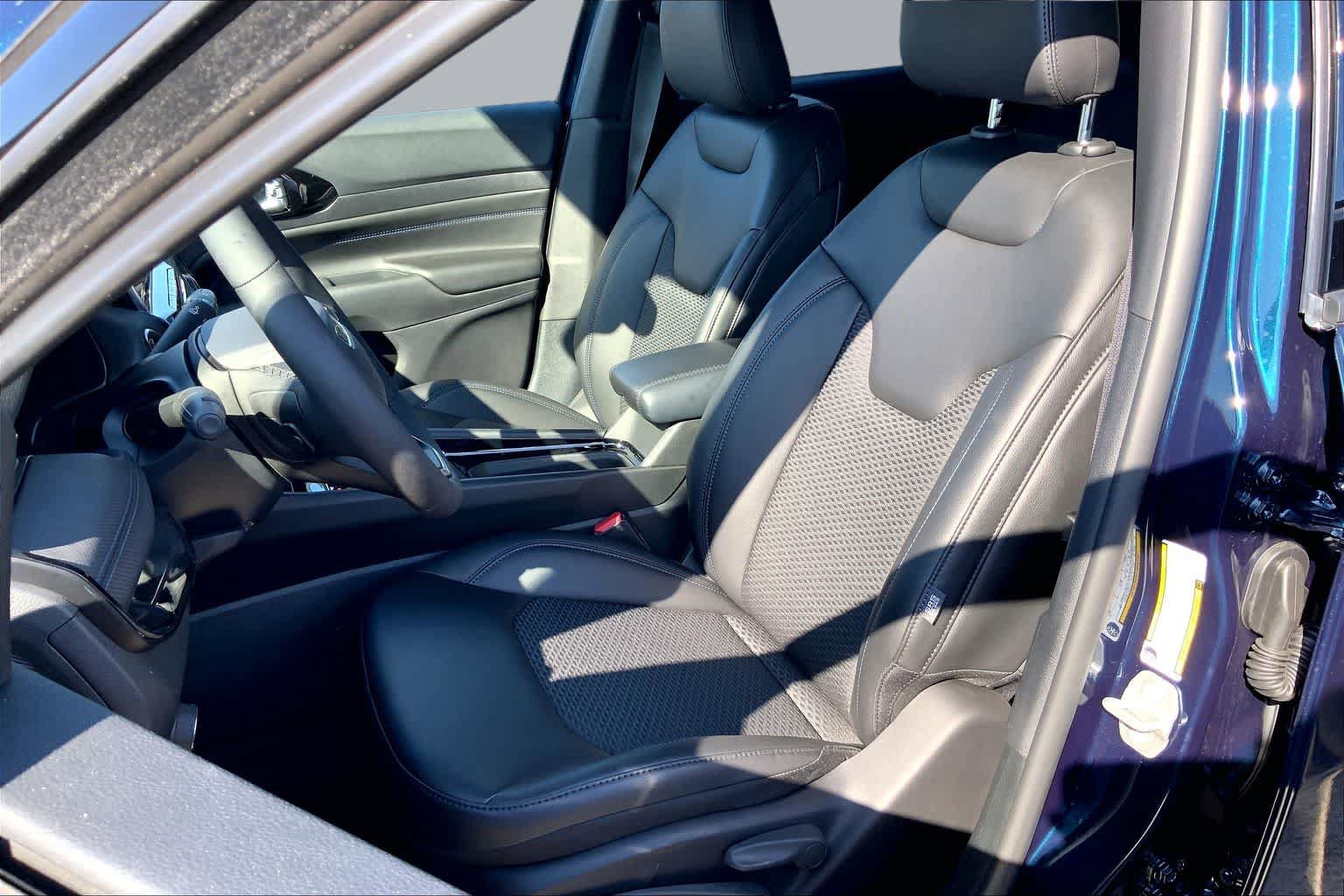 New 2026 Jeep Compass Latitude AWD/4WD image 9