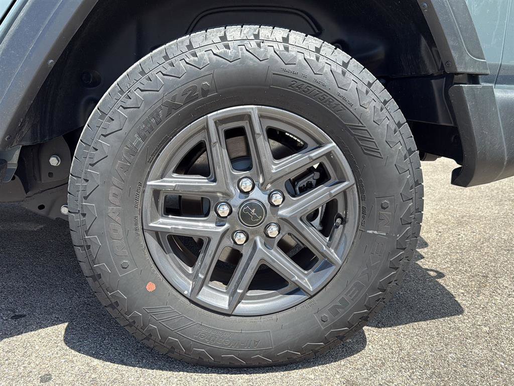 Used 2024 Jeep Wrangler Unlimited Sport AWD/4WD image 4
