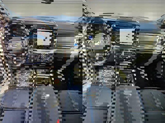 New 2025 Ford F350 Platinum w/ FX4 Off-Road Package image 17