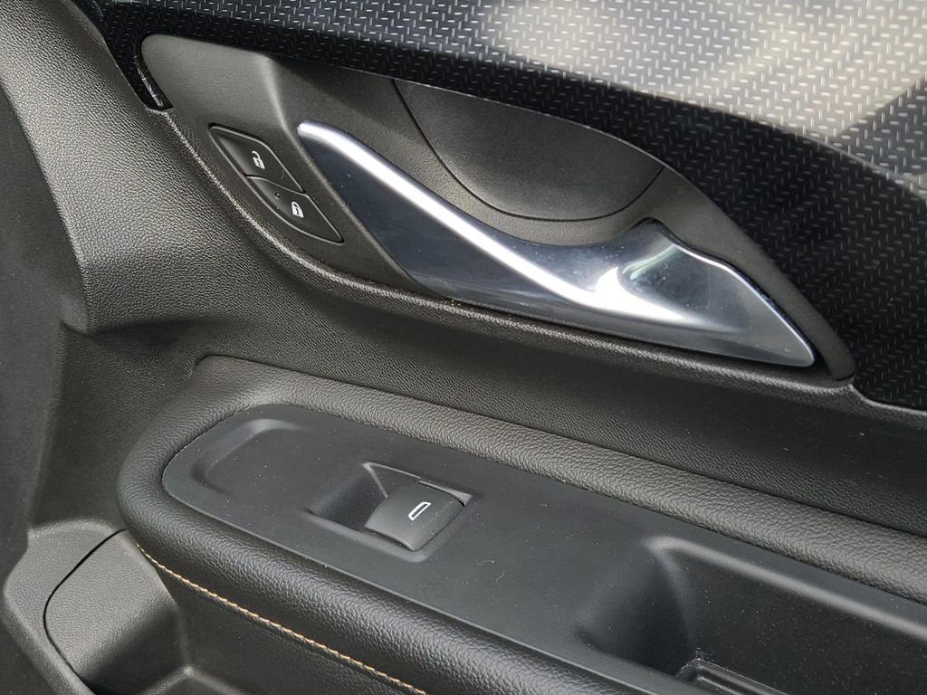 Used 2023 GMC Terrain AT4 image 31