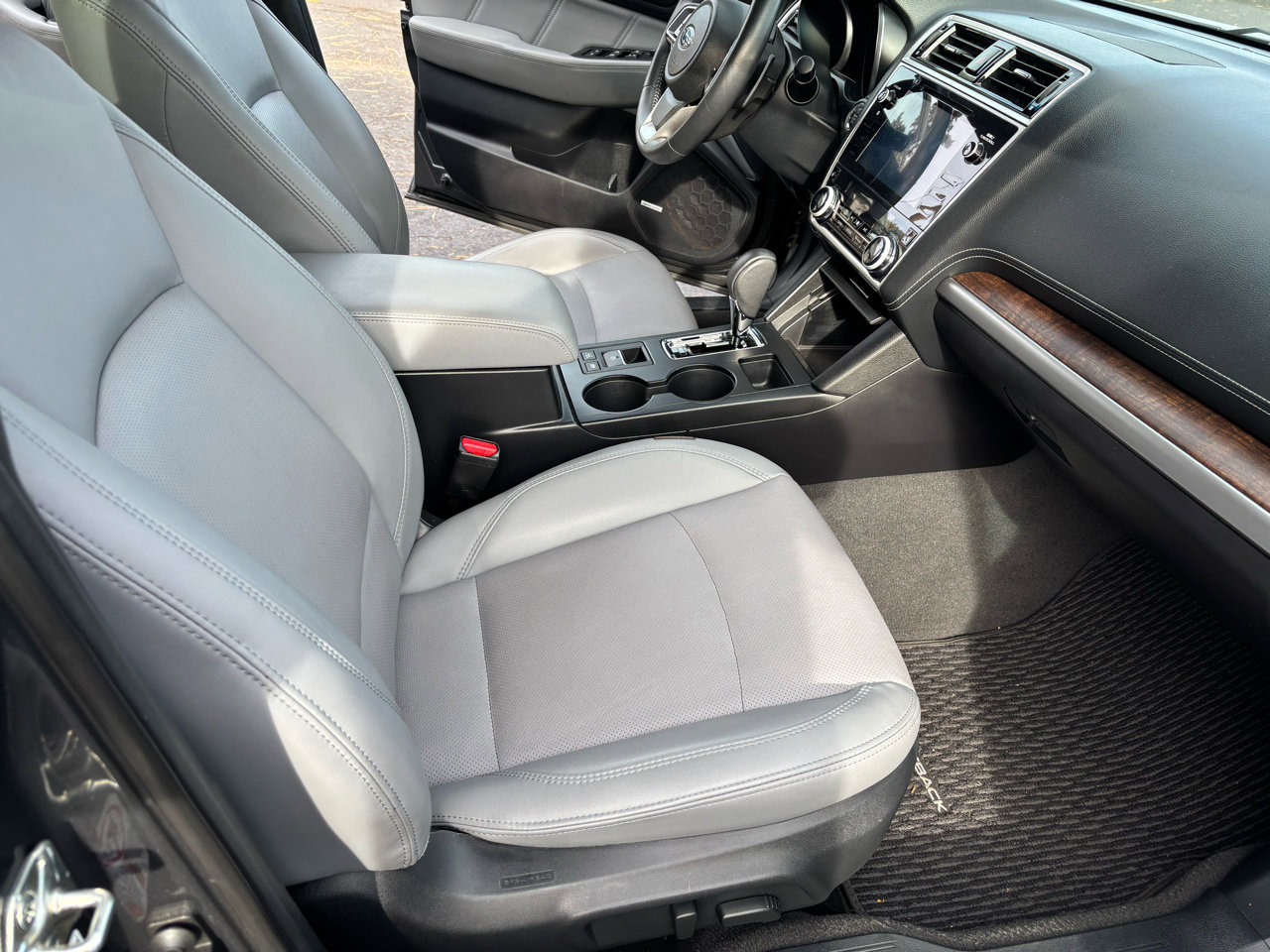 Used 2018 Subaru Outback 2.5i Limited image 11